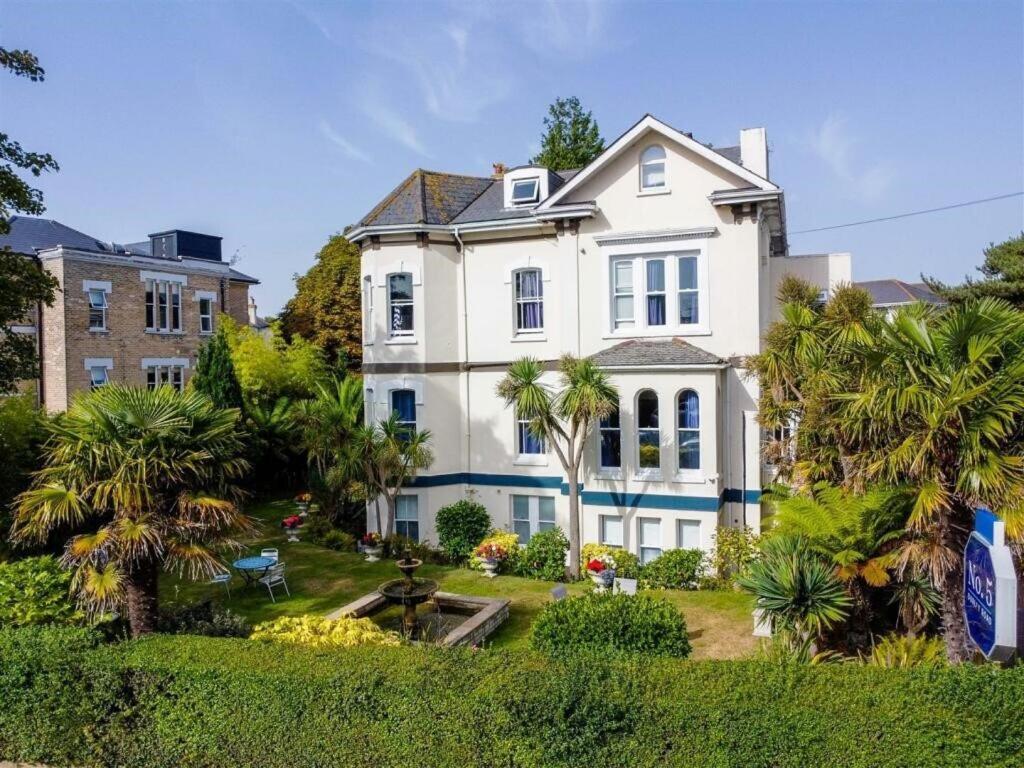 No5 Durley Road - Contemporary Serviced Rooms And Suites Bournemouth Eksteriør billede